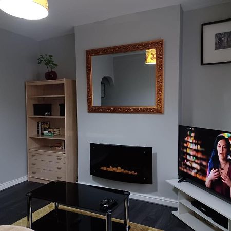 Pearson House - Huku Kwetu 3 Bedroom End Of Terrance House - Family And Business Group Self Catering Accommodation -Huku Kwetu Nottingham Zewnętrze zdjęcie