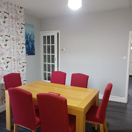 Pearson House - Huku Kwetu 3 Bedroom End Of Terrance House - Family And Business Group Self Catering Accommodation -Huku Kwetu Nottingham Zewnętrze zdjęcie
