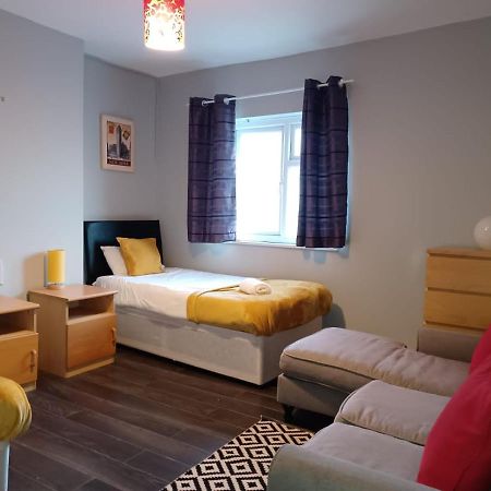 Pearson House - Huku Kwetu 3 Bedroom End Of Terrance House - Family And Business Group Self Catering Accommodation -Huku Kwetu Nottingham Zewnętrze zdjęcie