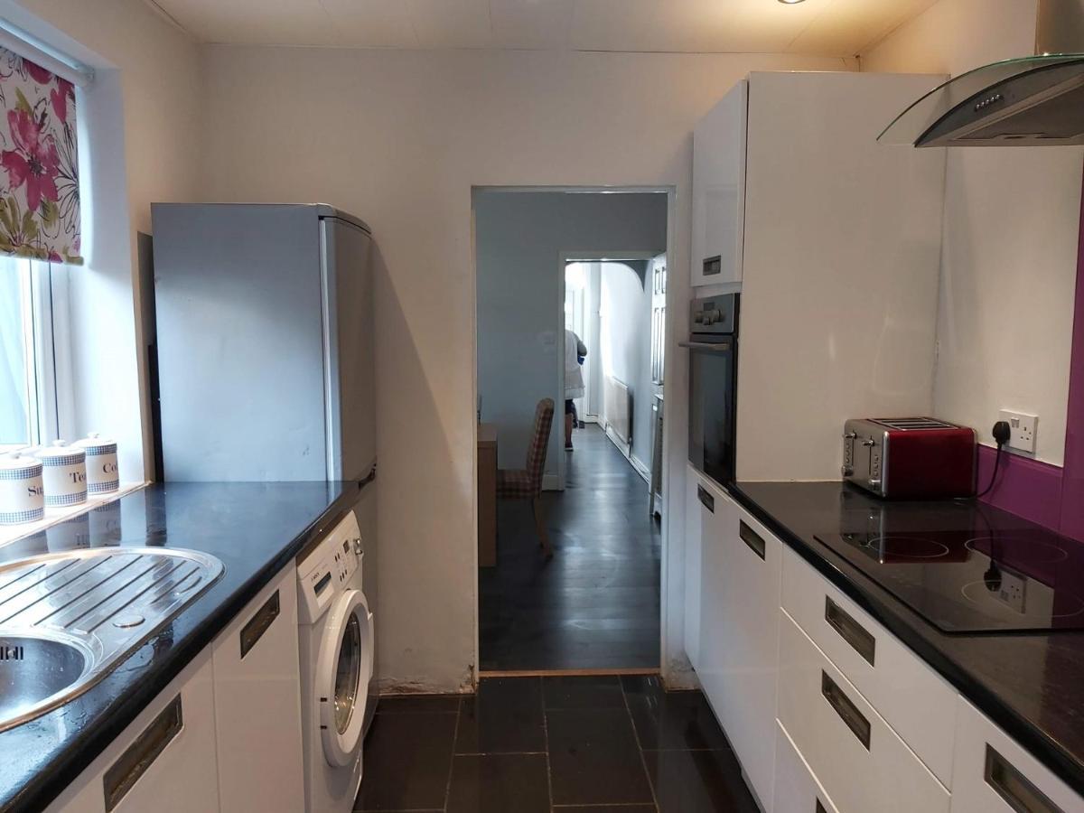 Pearson House - Huku Kwetu 3 Bedroom End Of Terrance House - Family And Business Group Self Catering Accommodation -Huku Kwetu Nottingham Zewnętrze zdjęcie