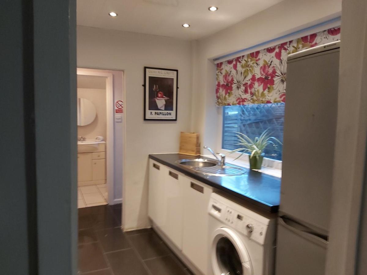 Pearson House - Huku Kwetu 3 Bedroom End Of Terrance House - Family And Business Group Self Catering Accommodation -Huku Kwetu Nottingham Zewnętrze zdjęcie