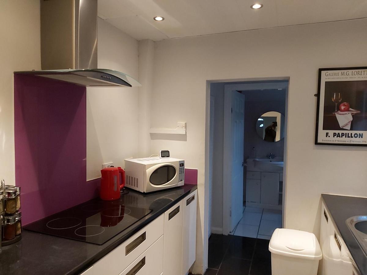 Pearson House - Huku Kwetu 3 Bedroom End Of Terrance House - Family And Business Group Self Catering Accommodation -Huku Kwetu Nottingham Zewnętrze zdjęcie