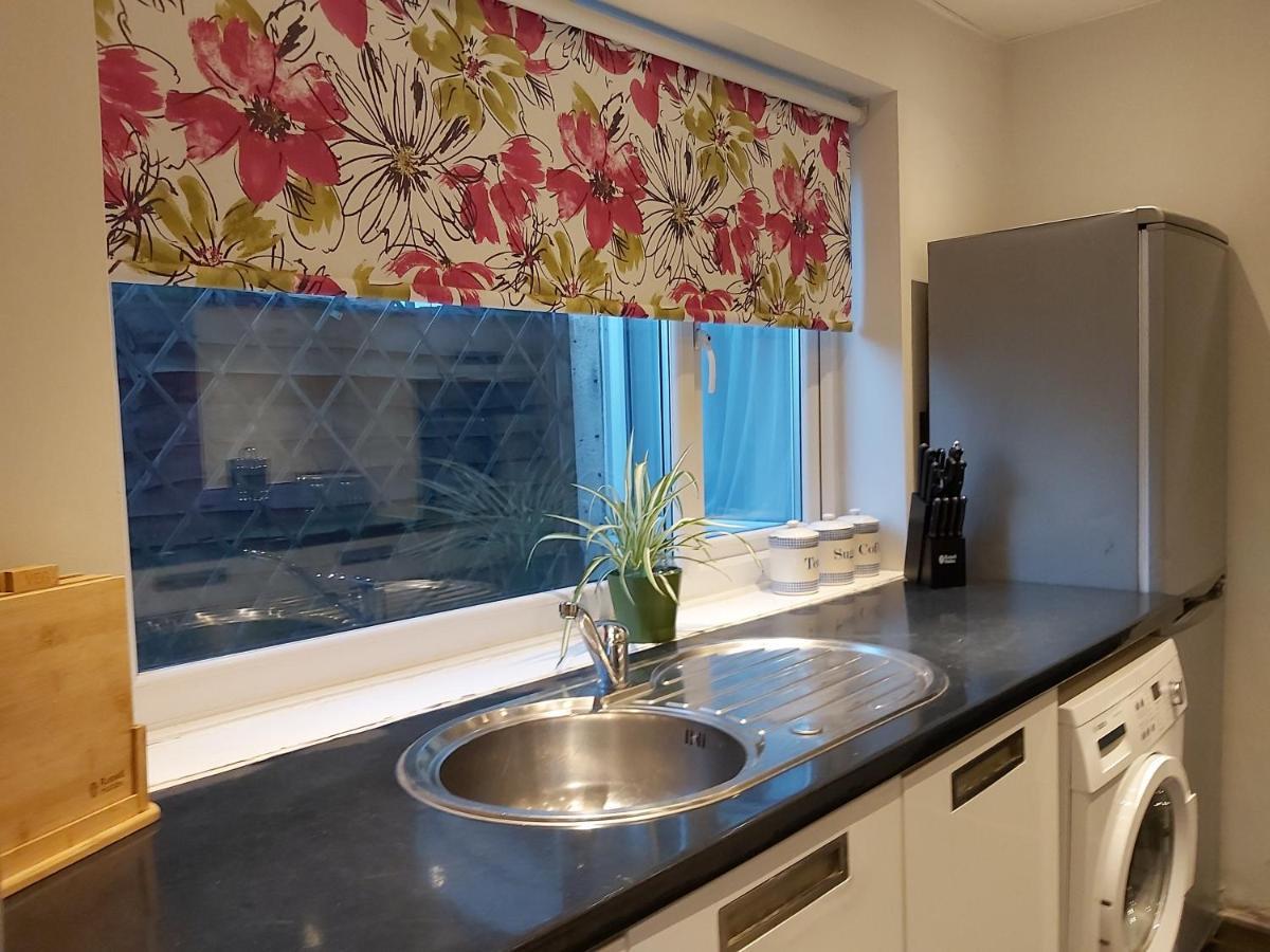 Pearson House - Huku Kwetu 3 Bedroom End Of Terrance House - Family And Business Group Self Catering Accommodation -Huku Kwetu Nottingham Zewnętrze zdjęcie