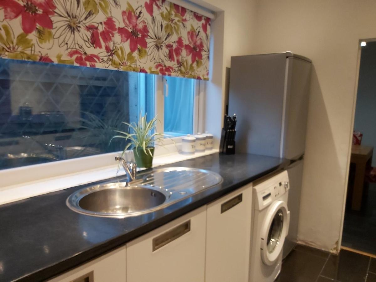 Pearson House - Huku Kwetu 3 Bedroom End Of Terrance House - Family And Business Group Self Catering Accommodation -Huku Kwetu Nottingham Zewnętrze zdjęcie