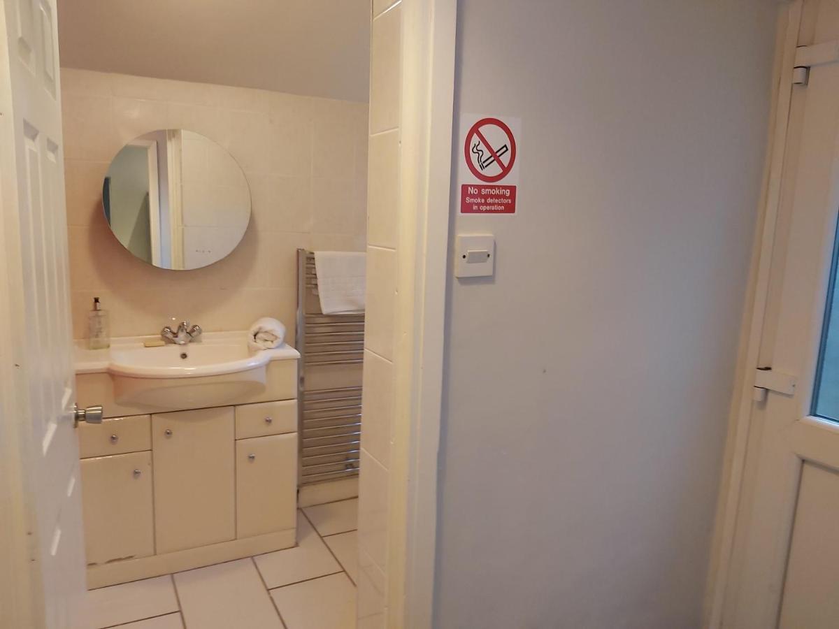 Pearson House - Huku Kwetu 3 Bedroom End Of Terrance House - Family And Business Group Self Catering Accommodation -Huku Kwetu Nottingham Zewnętrze zdjęcie