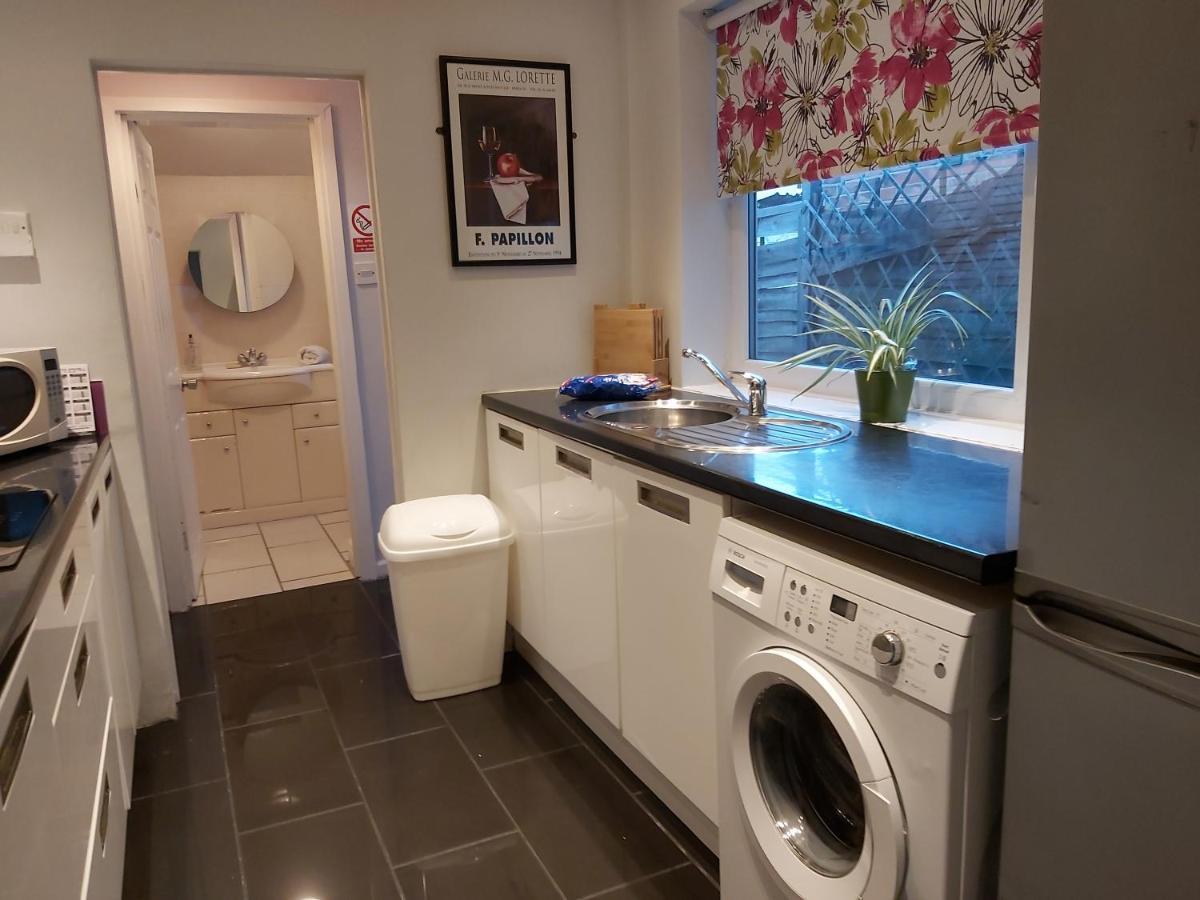 Pearson House - Huku Kwetu 3 Bedroom End Of Terrance House - Family And Business Group Self Catering Accommodation -Huku Kwetu Nottingham Zewnętrze zdjęcie