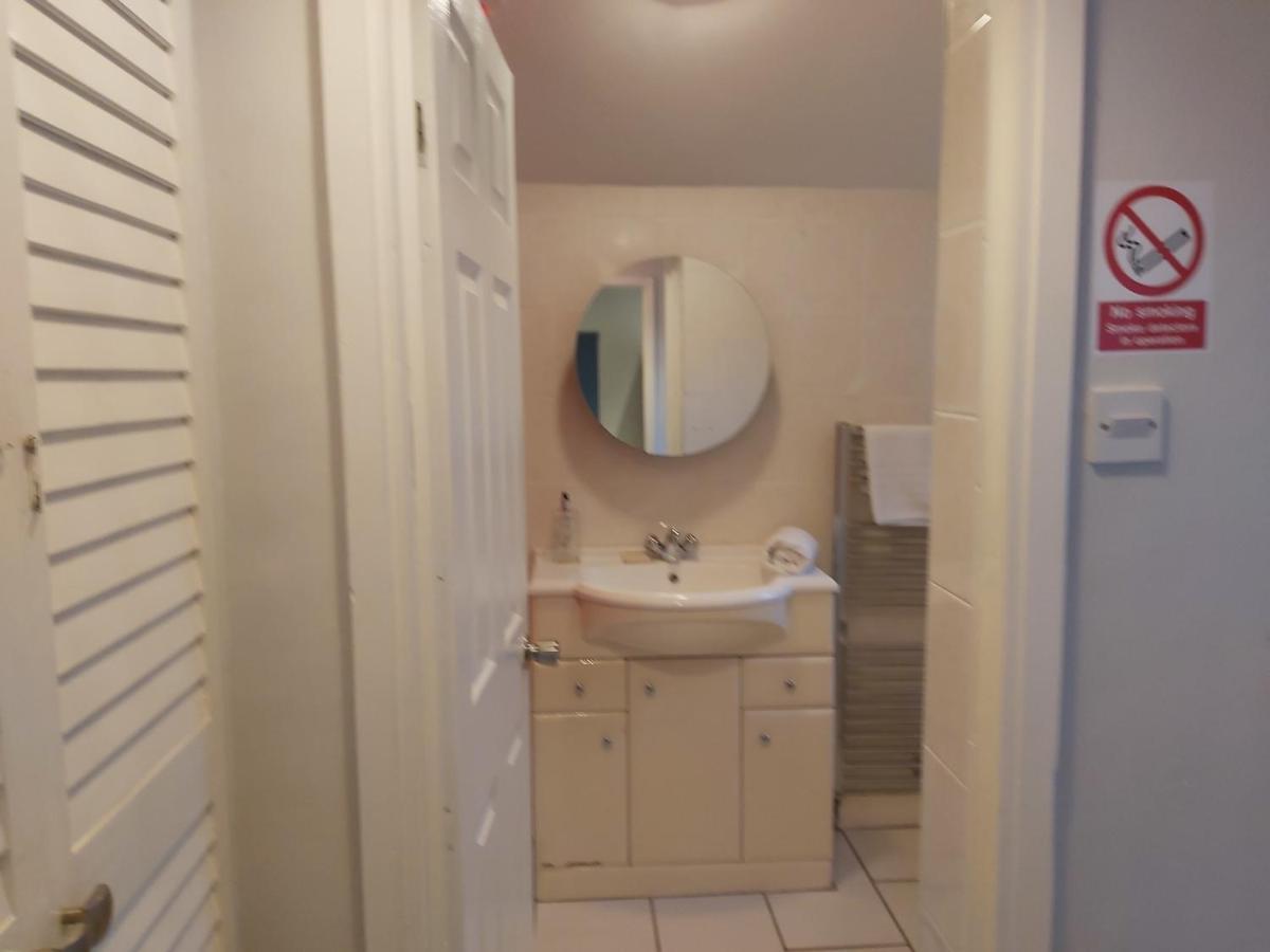 Pearson House - Huku Kwetu 3 Bedroom End Of Terrance House - Family And Business Group Self Catering Accommodation -Huku Kwetu Nottingham Zewnętrze zdjęcie