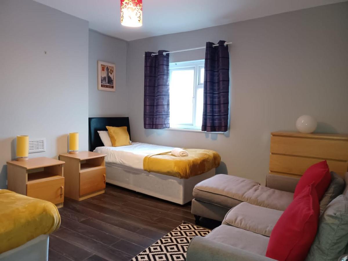 Pearson House - Huku Kwetu 3 Bedroom End Of Terrance House - Family And Business Group Self Catering Accommodation -Huku Kwetu Nottingham Zewnętrze zdjęcie